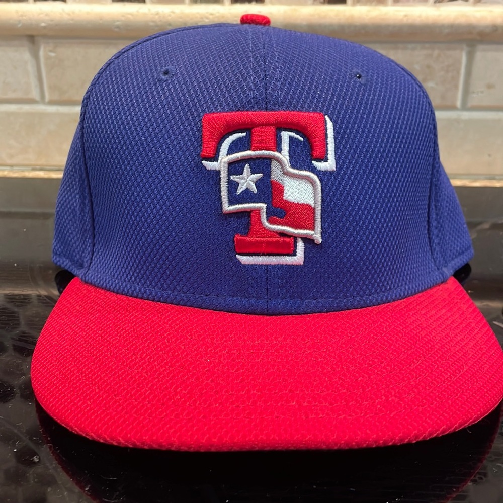 Texas Rangers Fitted Size 7 1/4 New Era Hat